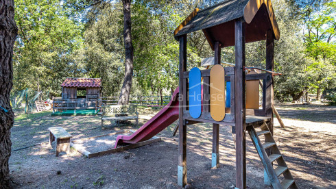 Landgoed te koop tussen Esclanyà en Begur met een landhuis (masia) in aanbouw