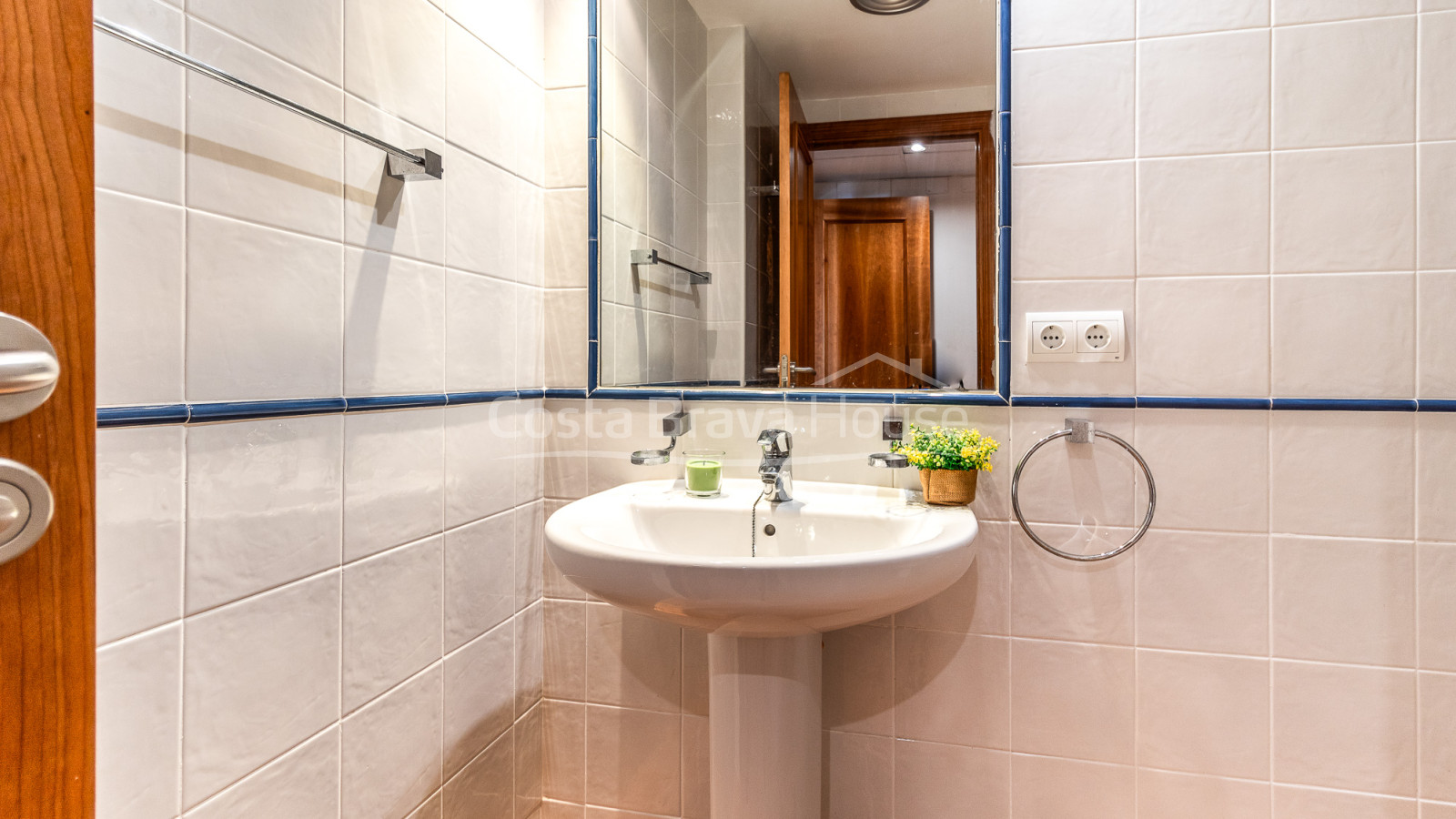 Maison mitoyenne en vente à Tamariu, près de la plage