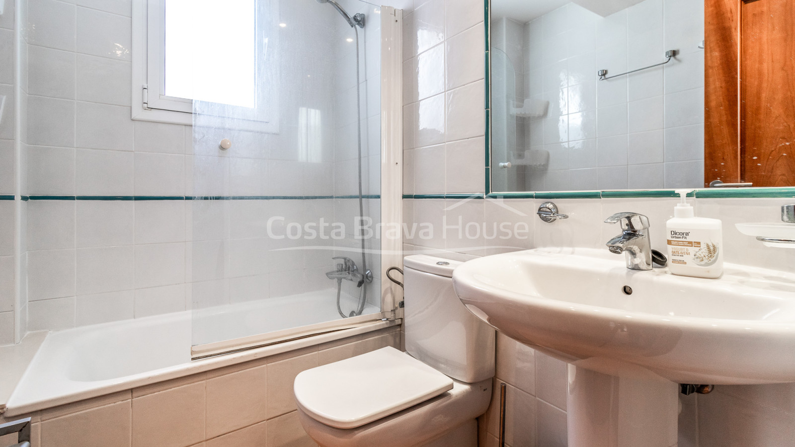 Townhouse for sale in Tamariu, near the beach