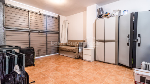 Maison mitoyenne en vente à Tamariu, près de la plage