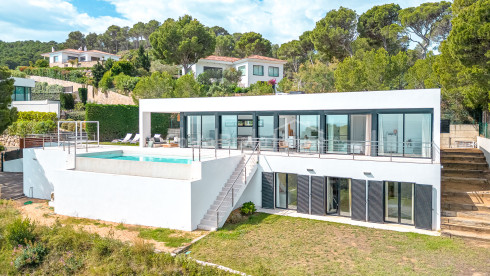 Villa contemporaine à Begur avec vue mer et piscine