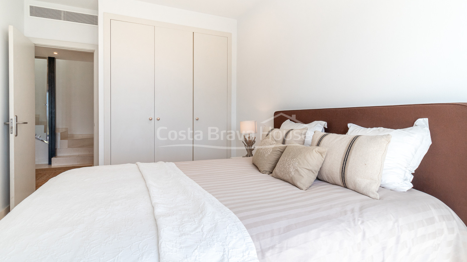 Villa contemporánea en Begur con vistas al mar y piscina