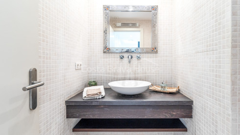 Villa contemporània a Begur amb vistes al mar i piscina