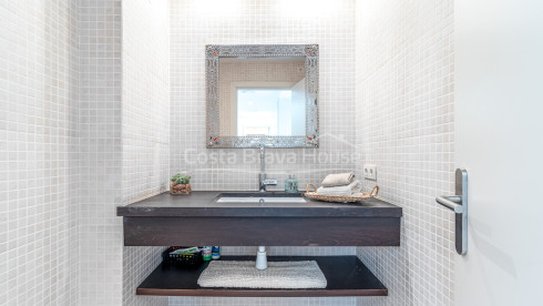 Villa contemporánea en Begur con vistas al mar y piscina