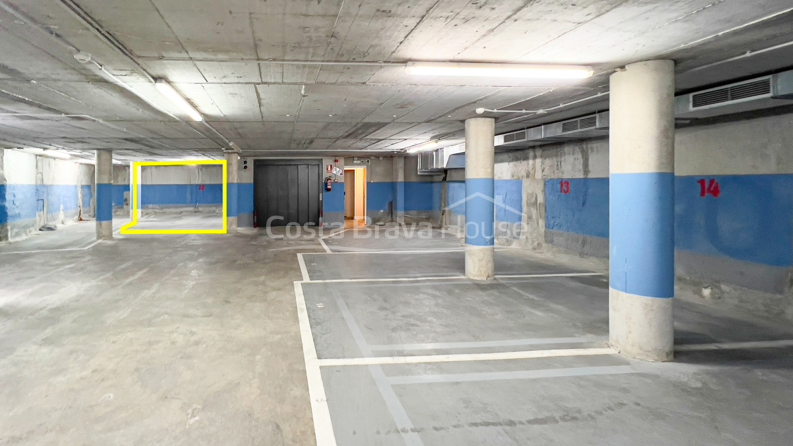 Parking à vendre à la plage de Tamariu