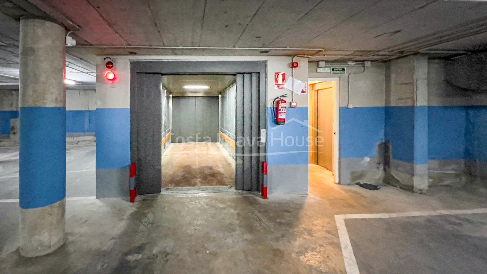 Parking for sale in Tamariu beach