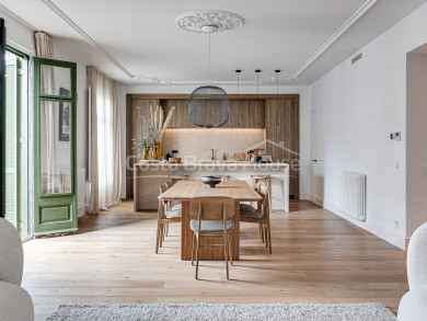 Lujoso ático modernista reformado en venta en emblemático edificio del Eixample de Barcelona