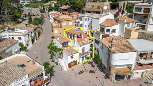 Casa en venda a Sa Tuna (Begur) a uns passos de la platja, amb impressionants vistes al mar