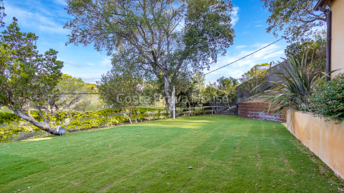 Maison avec jardin à vendre à Tamariu, à seulement 5 min. à pied de la plage et de la mer