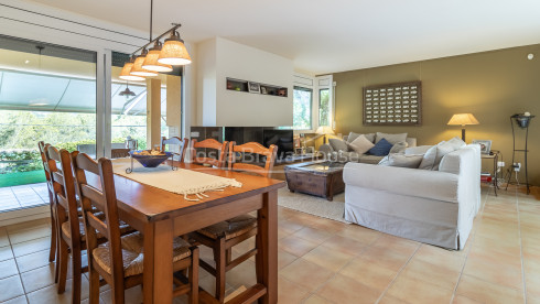 Casa con jardín en venta en Tamariu, a solamente 5 min a pie de la playa y el mar