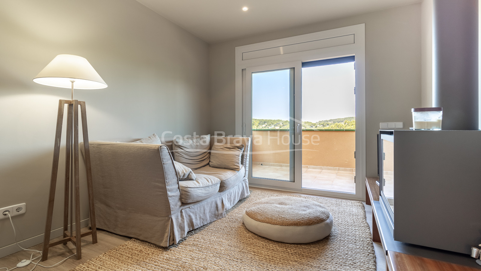 Casa con jardín en venta en Tamariu, a solamente 5 min a pie de la playa y el mar