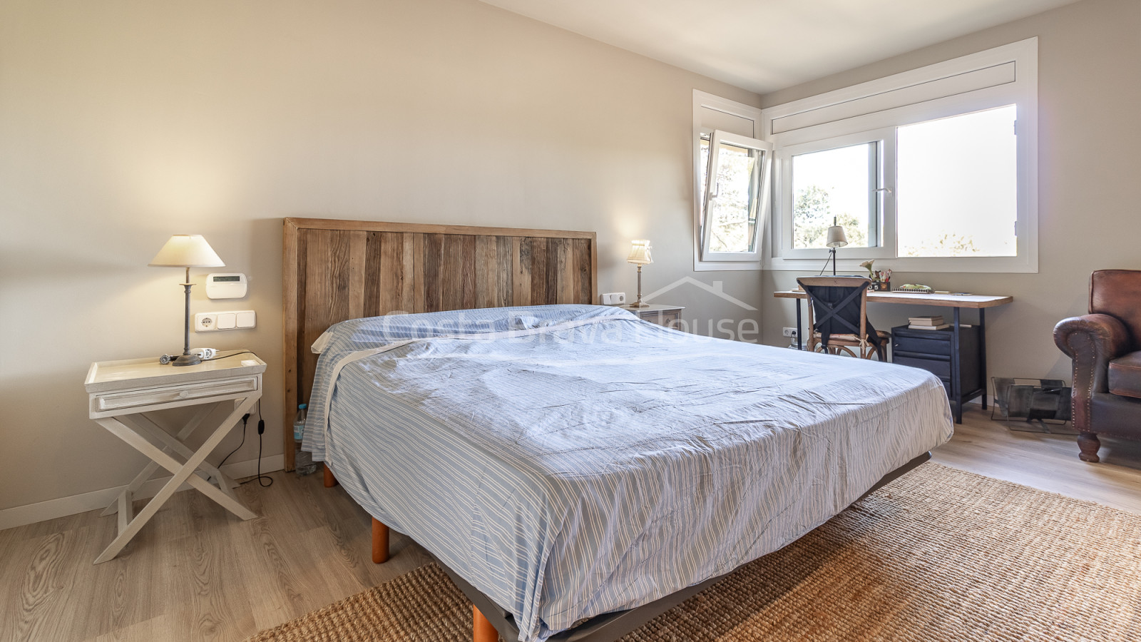 Casa con jardín en venta en Tamariu, a solamente 5 min a pie de la playa y el mar