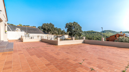 3 bedroom house with pool for sale in urbanization near Begur