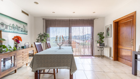 3 bedroom house with pool for sale in urbanization near Begur