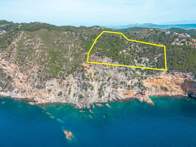 Terreno de 6 ha. con impresionante panorámica en venta en Begur