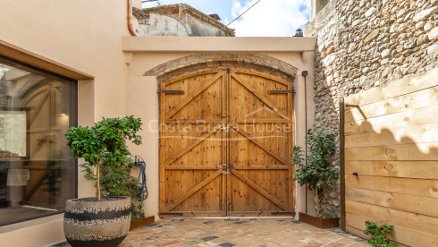 Gerenoveerd historisch huis te koop in Ventalló, Alt Empordà