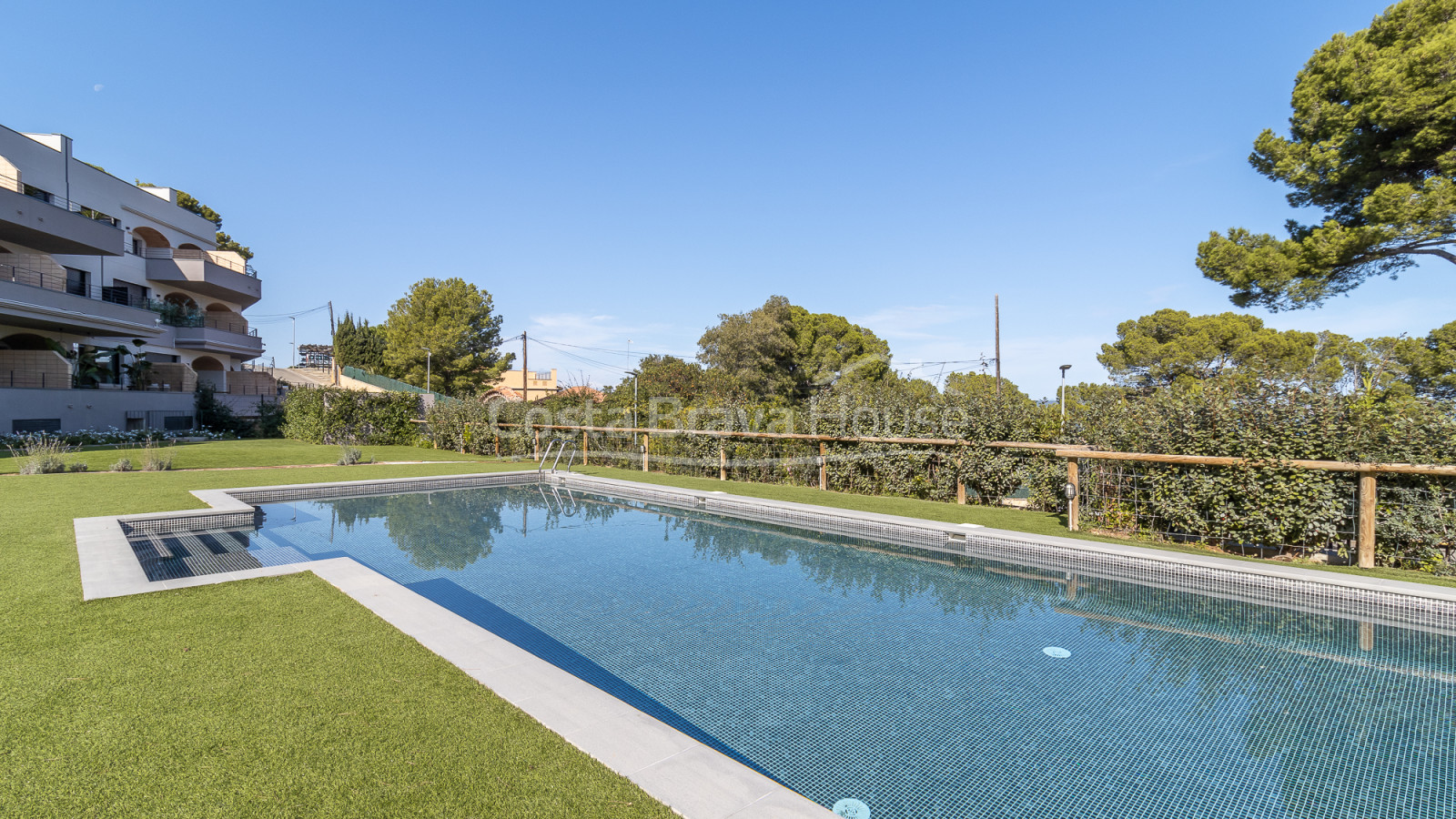 Apartamento con piscina y garaje entre Begur Sa Riera y Pals