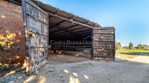 Historisch landhuis (masia) te koop in Baix Empordà, Costa Brava