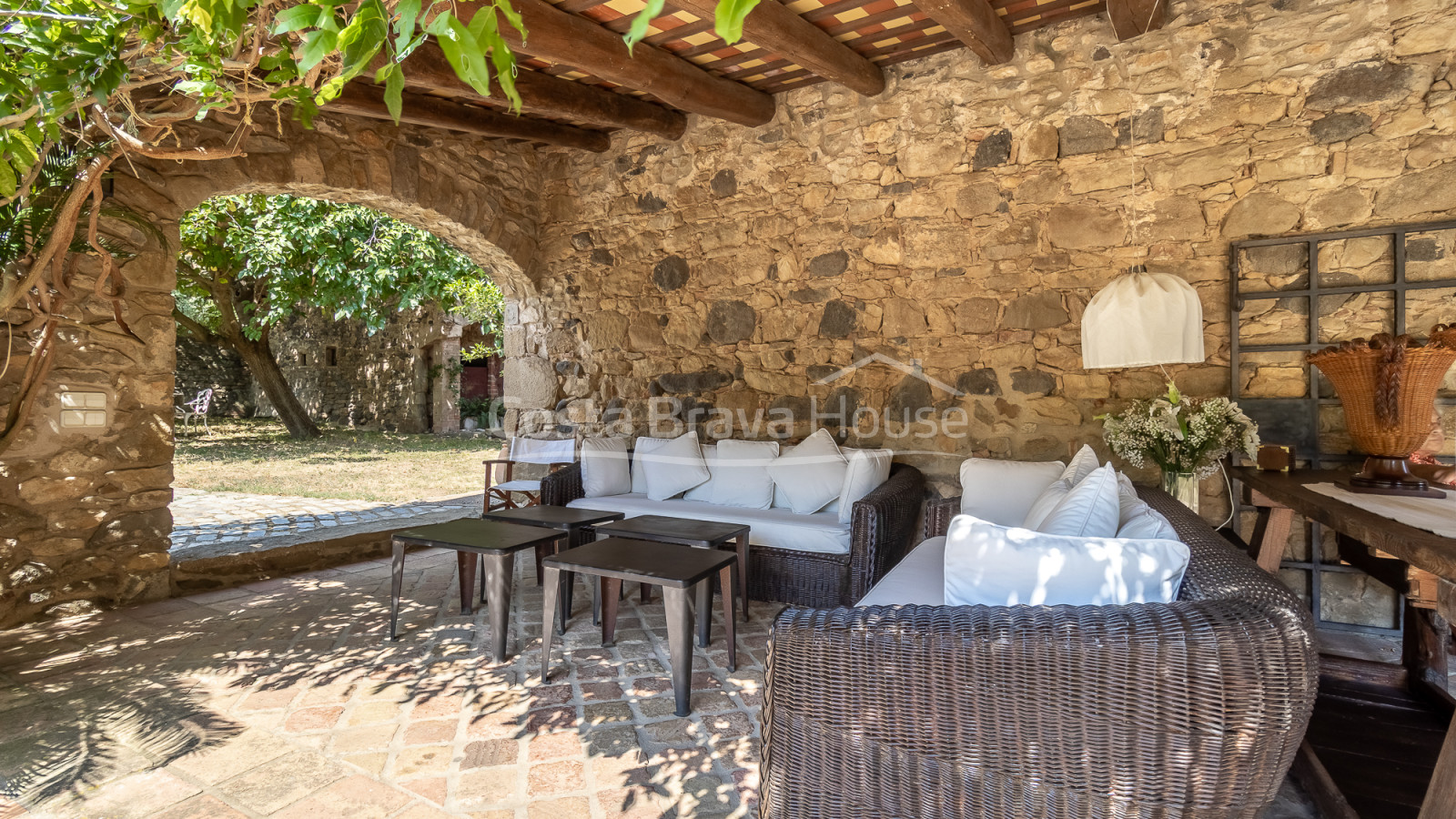 Masía renacentista del siglo XVI en venta en Foixà