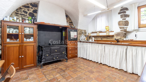 Renaissancelandhuis uit de 16e eeuw te koop in Foixà