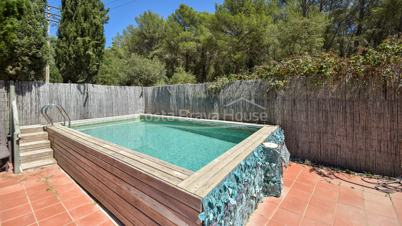 Landhuis met 11.000 m² grond te koop op een mooie plek tussen Begur en Palafrugell