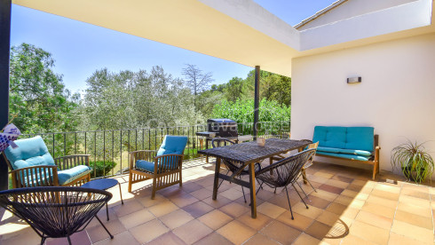 Landhuis met 11.000 m² grond te koop op een mooie plek tussen Begur en Palafrugell