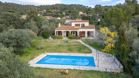 Rustiek huis met zwembad in Vall-llobrega, Costa Brava