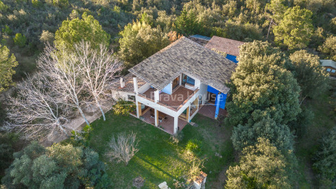 Rustic-Mediterranean house in Foixà Baix Empordà with land and views