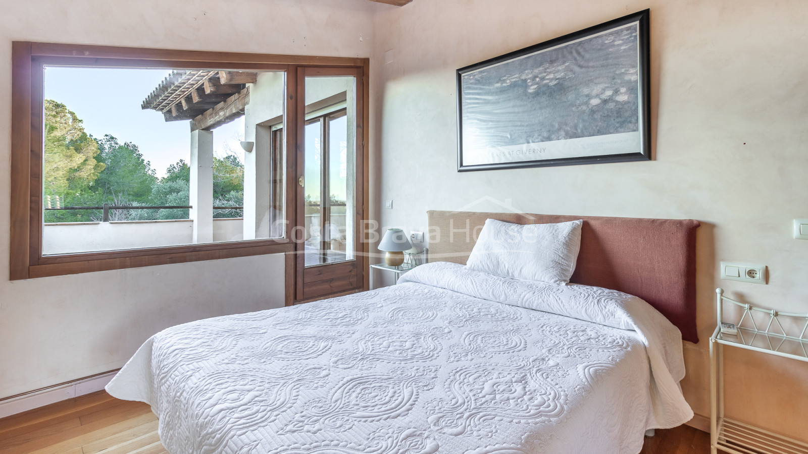 Rustic-Mediterranean house in Foixà Baix Empordà with land and views
