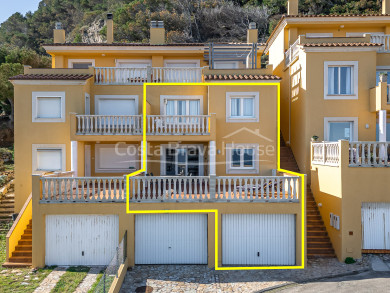 Duplex rénové dans la zone de Cap Sa Sal, Begur, avec terrasses et vue panoramique sur la mer et les îles Medes
