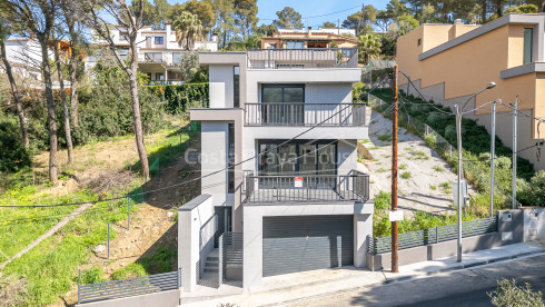 Casa elegant en construcció a Begur, Costa Brava