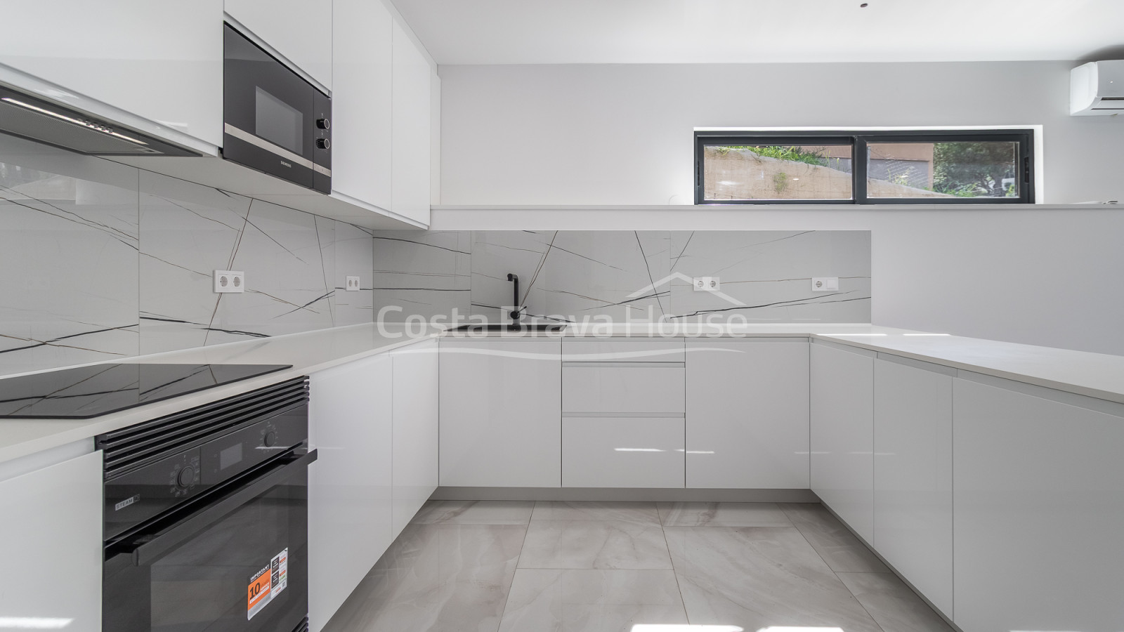 Casa elegant en construcció a Begur, Costa Brava