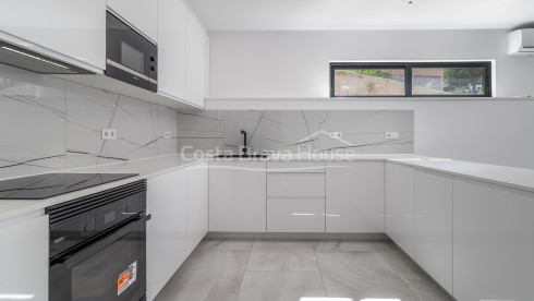 Casa elegant en construcció a Begur, Costa Brava