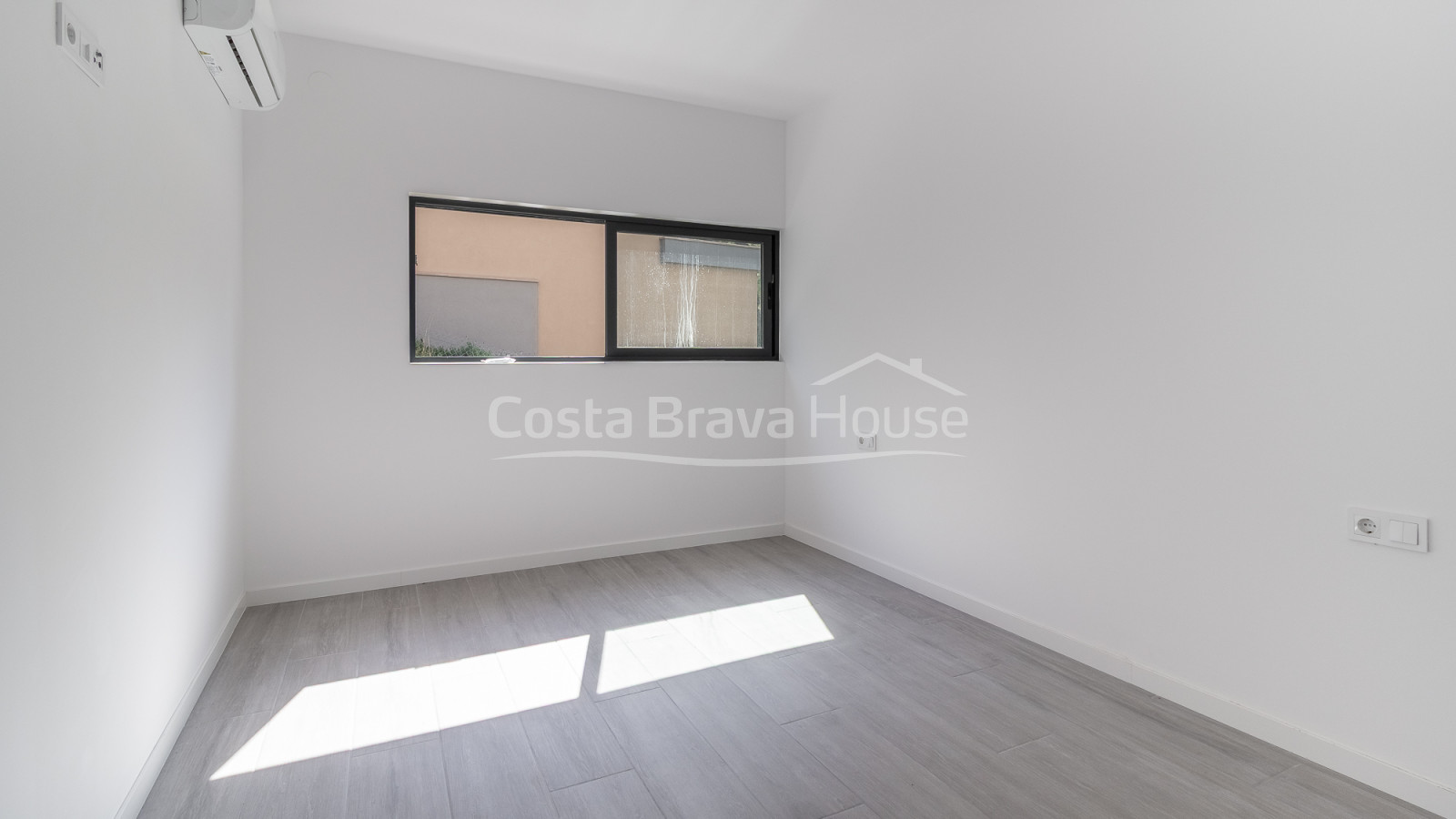 Casa elegant en construcció a Begur, Costa Brava