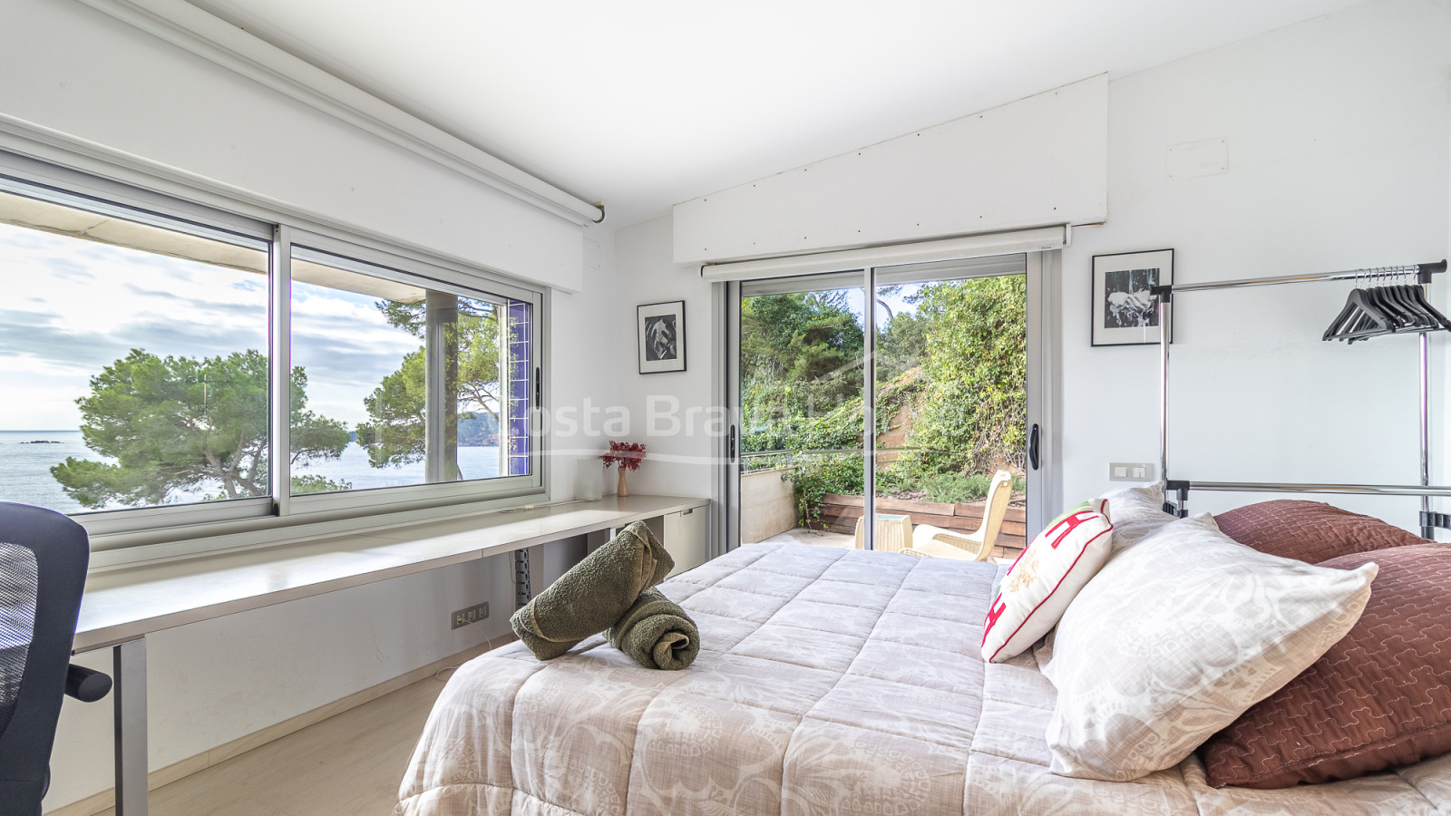 Fabulous luxury house with overflow pool for sale in Llafranc