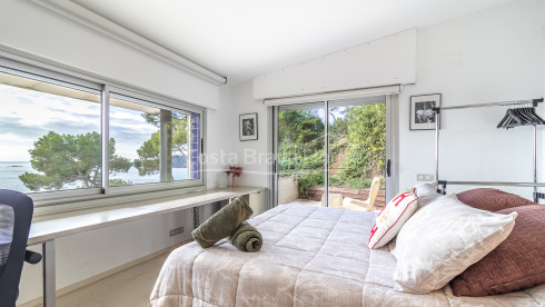 Fabulous luxury house with overflow pool for sale in Llafranc