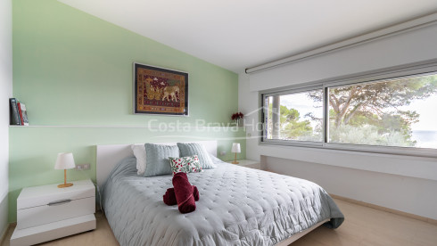 Fabulous luxury house with overflow pool for sale in Llafranc
