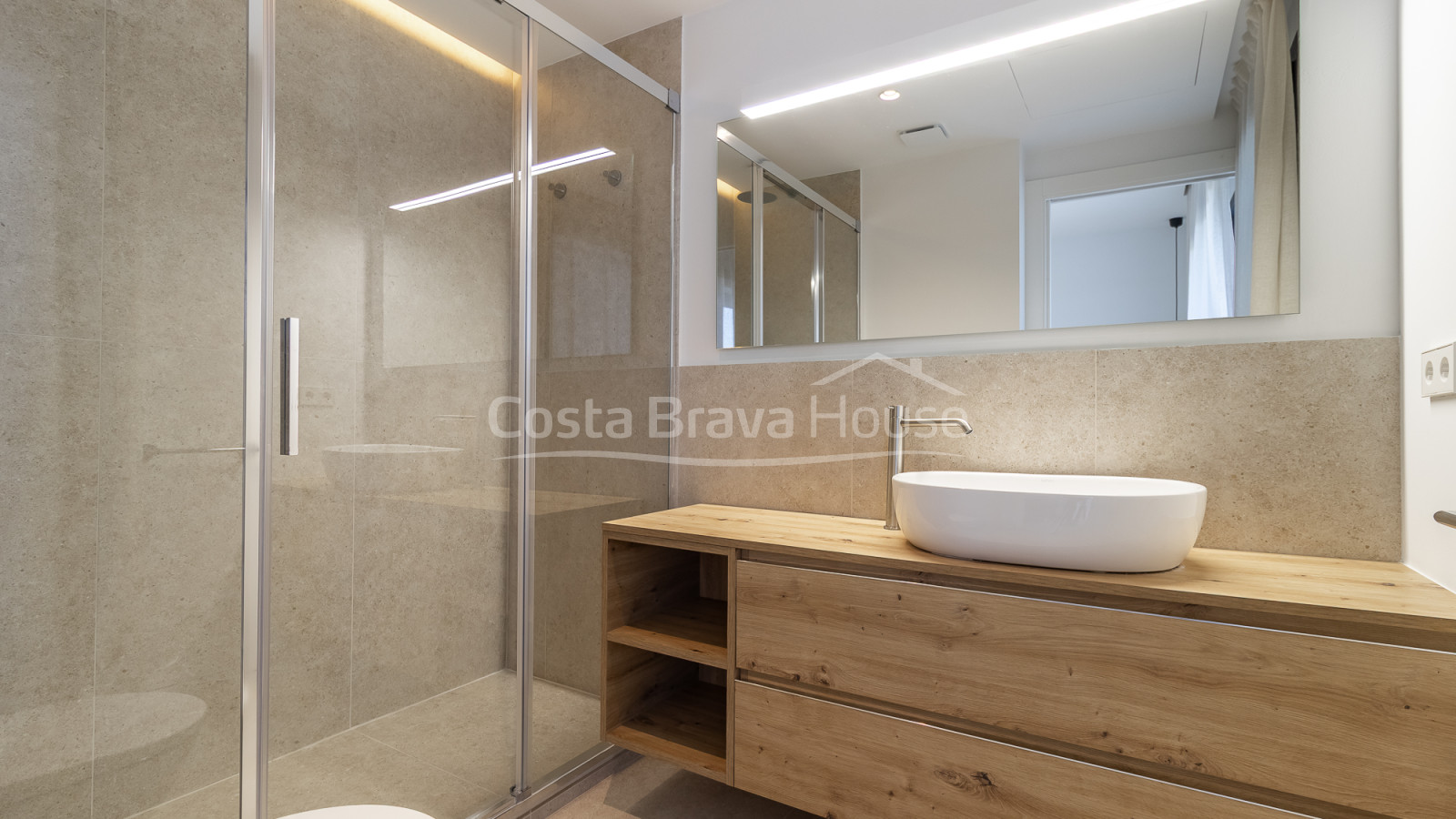 New construction luxury house with garden and pool in Begur