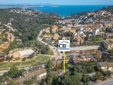 Charmante maison de village à vendre à Begur avec jardin privé et licence touristique