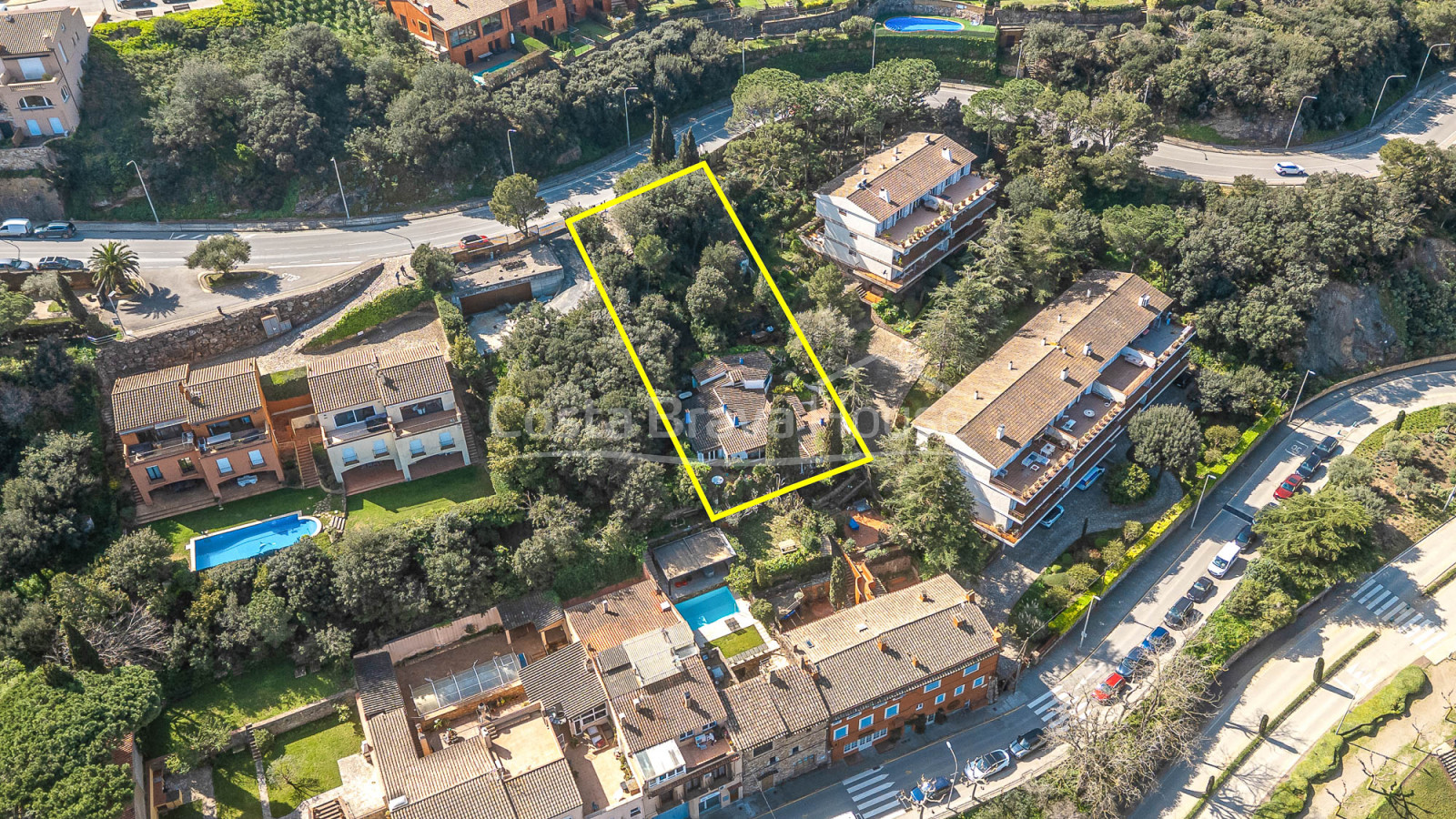 Casa de poble amb jardí i llicència a Begur Centre