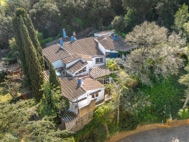 Encantadora casa de poble en venda a Begur amb jardí privat i llicència turística activa
