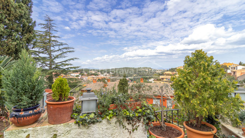 Casa de poble amb jardí i llicència a Begur Centre