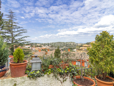 Charmante maison de village à vendre à Begur avec jardin privé et licence touristique