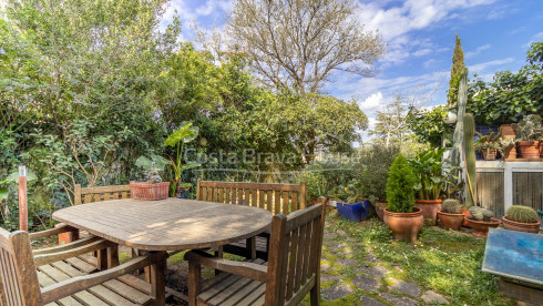 Village house with garden and license in Begur