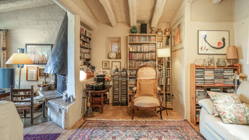 Casa de poble amb jardí i llicència a Begur Centre