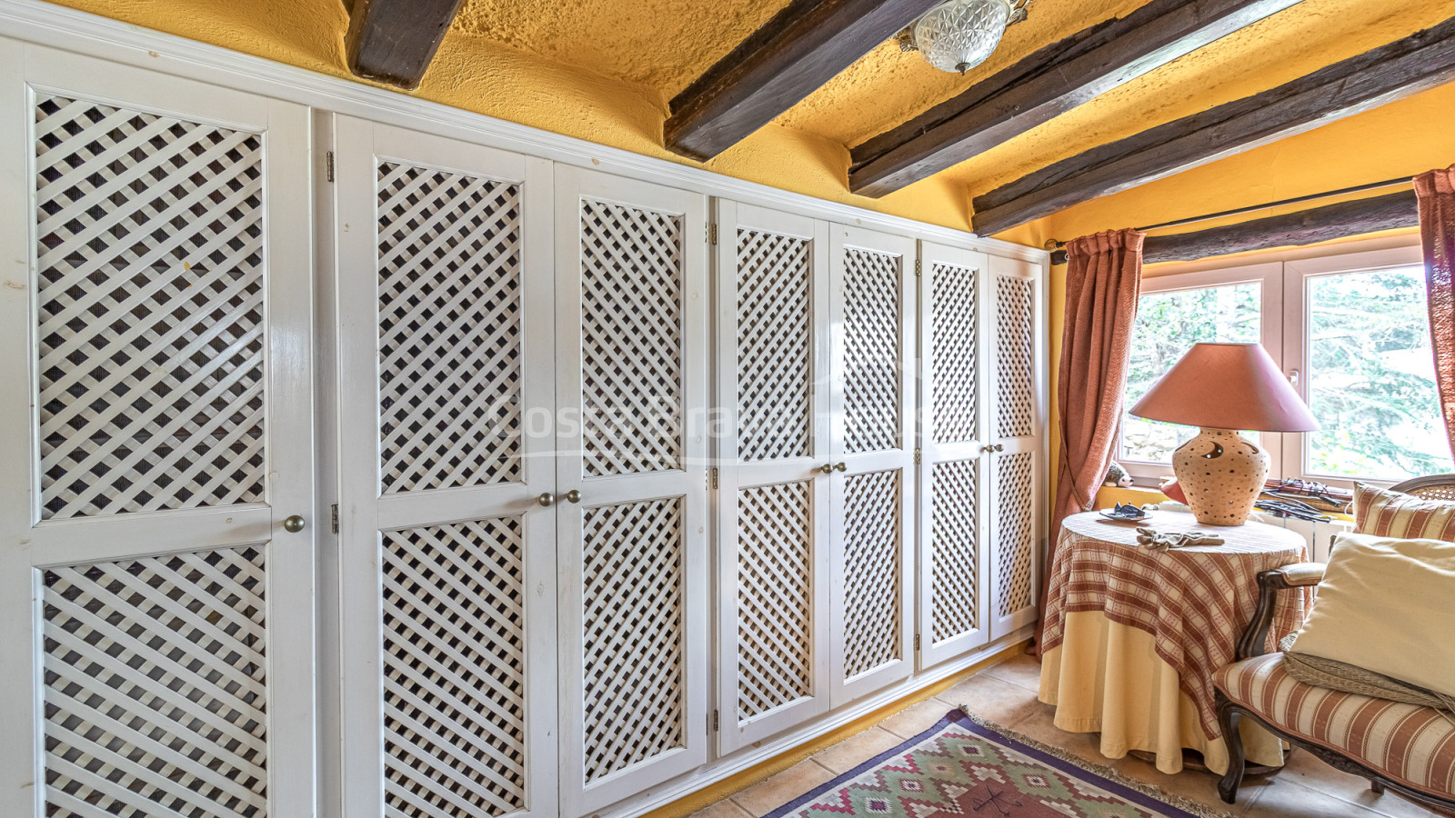 Dorpshuis met tuin en vergunning in Begur