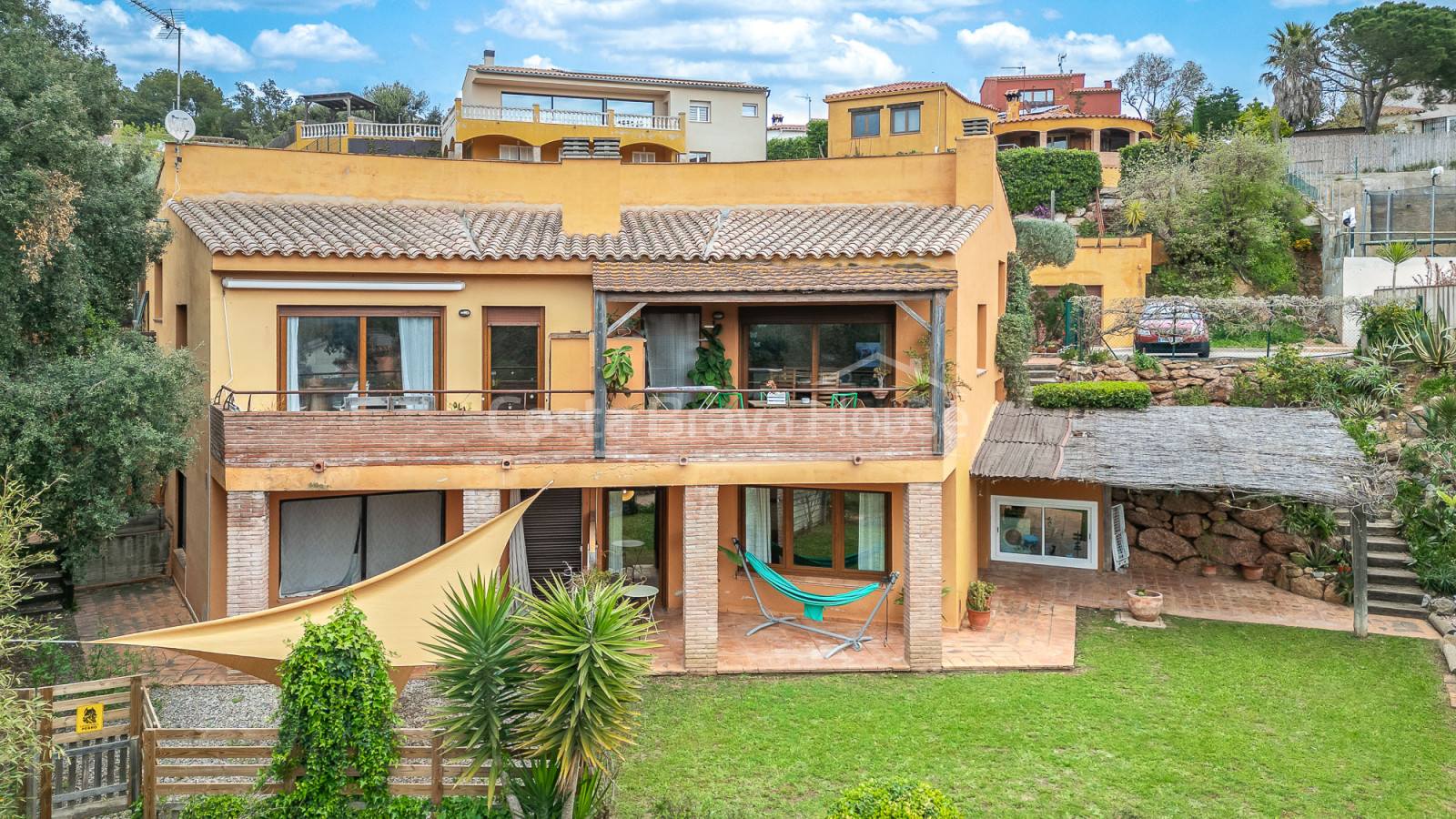 House with pool and tourist license in Begur
