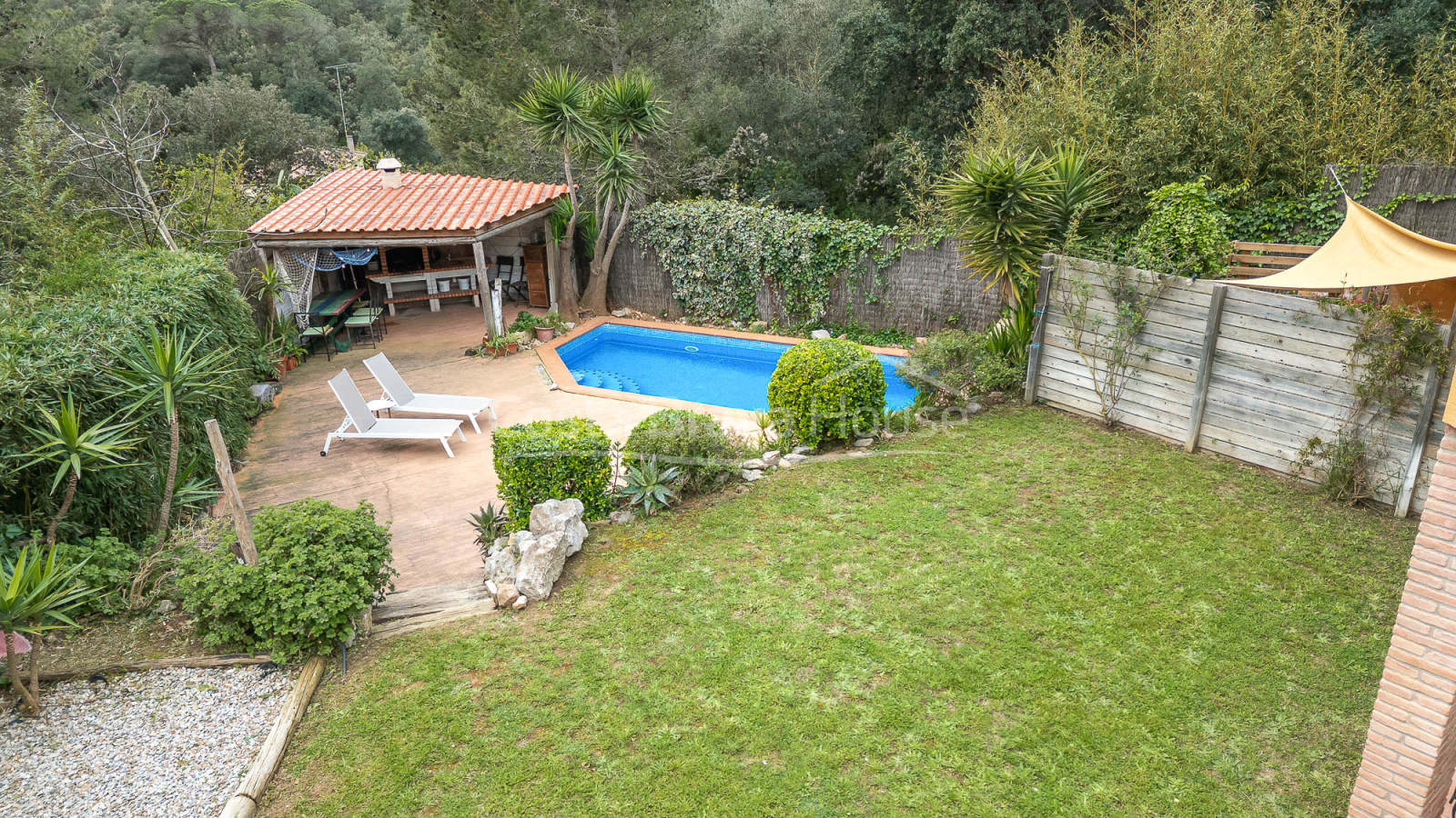 Casa con piscina y licencia turística en Begur