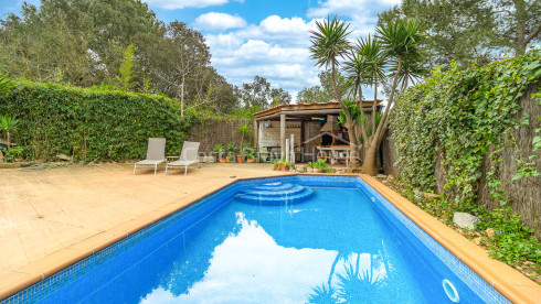 House with pool and tourist license in Begur