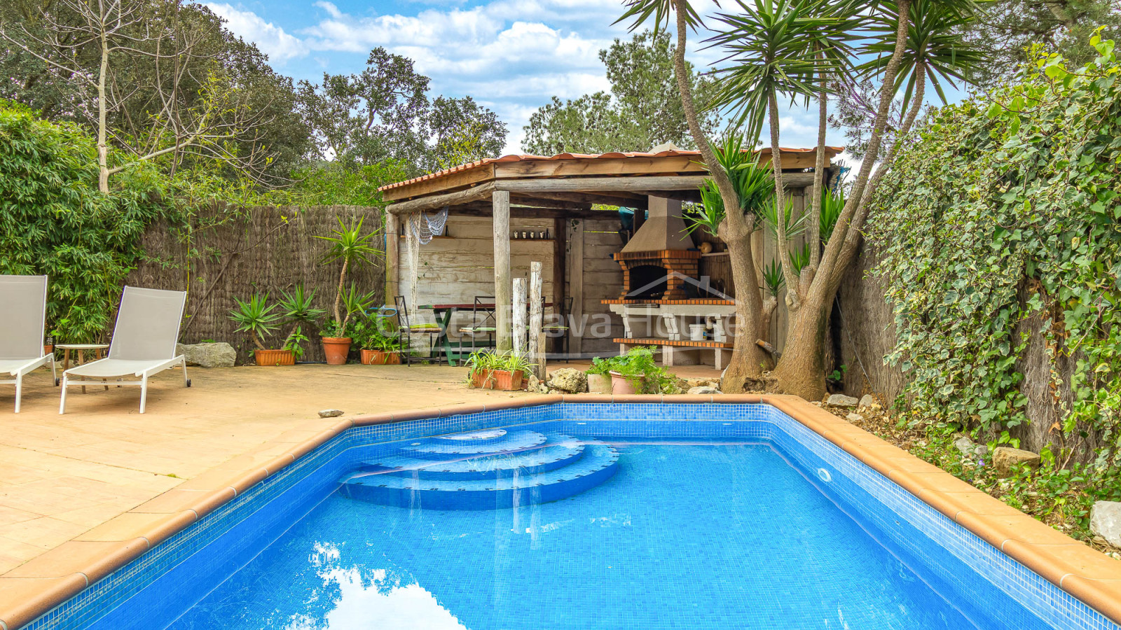 House with pool and tourist license in Begur